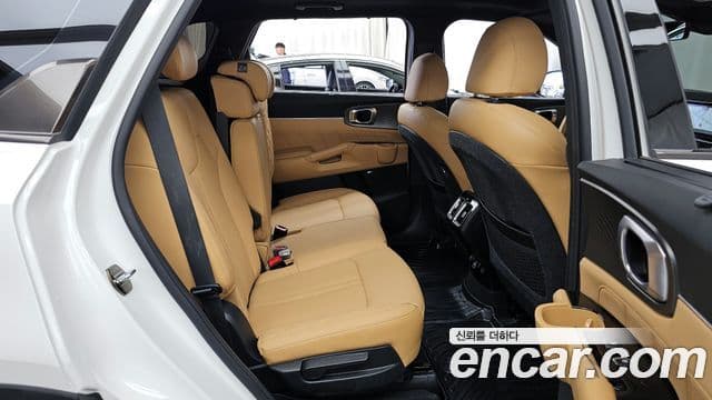 Kia Sorento 2022 — Фото 11/20