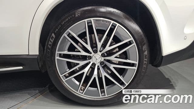 Mercedes-Benz GLE-Class 2024 — Photo 24/36