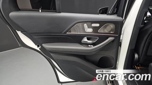 Mercedes-Benz GLE-Class 2024 — Photo 30/36