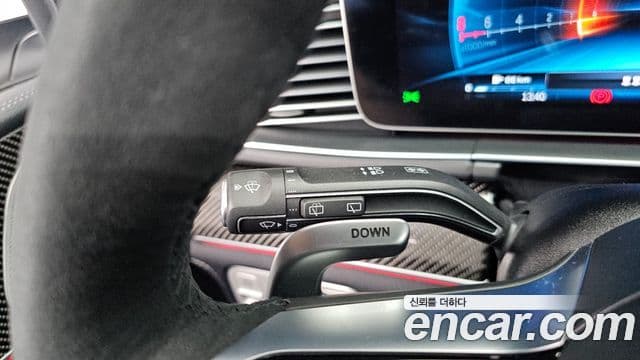 Mercedes-Benz GLE-Class 2024 — Photo 32/36
