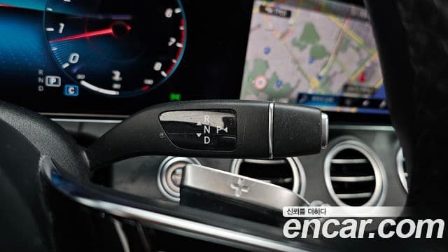 Mercedes-Benz E-Class 2022 — ფოტო 9/20