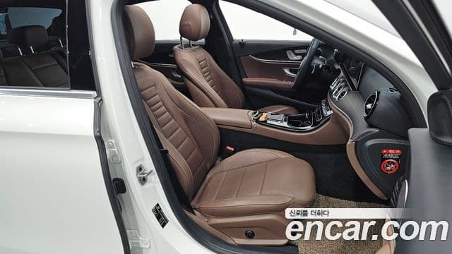 Mercedes-Benz E-Class 2022 — Şəkil 11/20