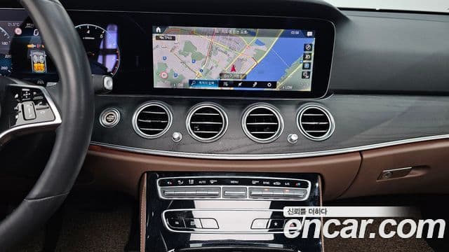 Mercedes-Benz E-Class 2022 — Şəkil 14/20