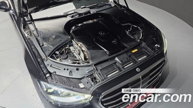 Mercedes-Benz S-Class 2022 — Photo 21/33