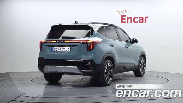 Kia Seltos 2023 — ფოტო 2/20