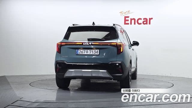 Kia Seltos 2023 — ფოტო 4/20