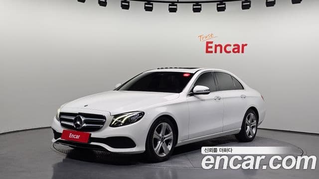 Mercedes-Benz E-Class 2018 — ფოტო 1/20
