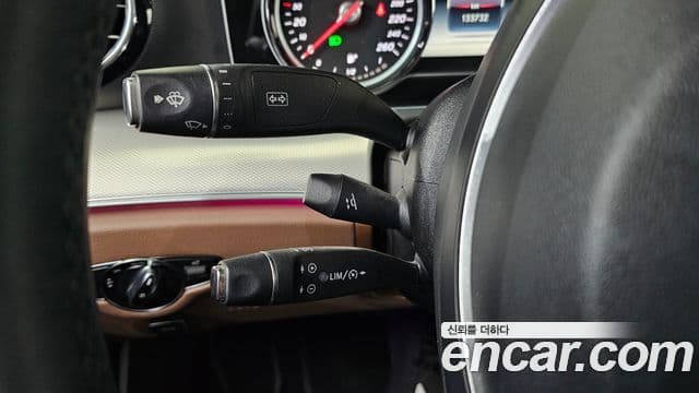 Mercedes-Benz E-Class 2018 — ფოტო 12/20