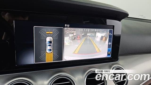 Mercedes-Benz E-Class 2018 — ფოტო 15/20
