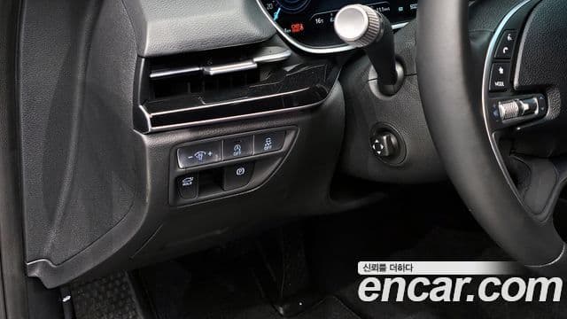 Genesis Electrified G80 2023 — ფოტო 15/20