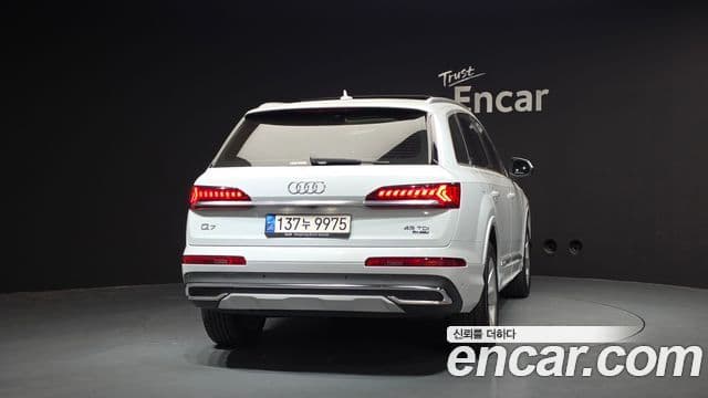 Audi Q7 2022 — ფოტო 4/20