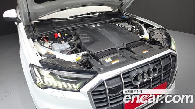 Audi Q7 2022 — ფოტო 6/20