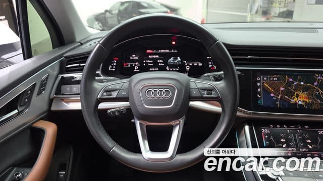 Audi Q7 2022 — ფოტო 13/20
