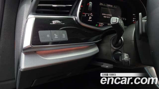 Audi Q7 2022 — ფოტო 15/20