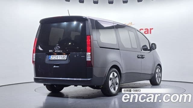 Hyundai Staria 2022 — ფოტო 2/20