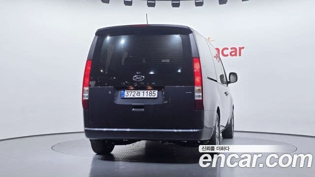 Hyundai Staria 2022 — ფოტო 4/20