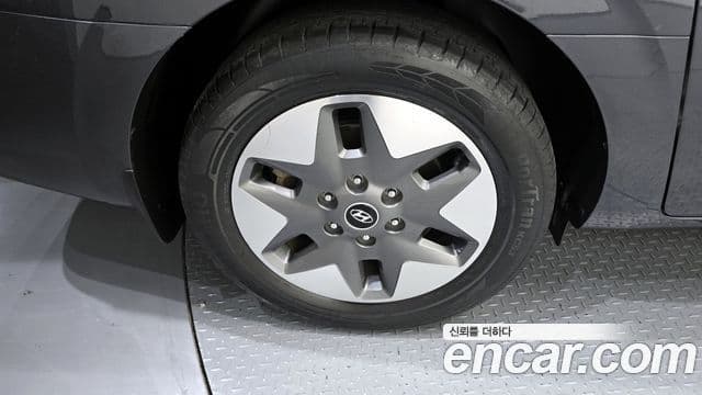 Hyundai Staria 2022 — ფოტო 5/20