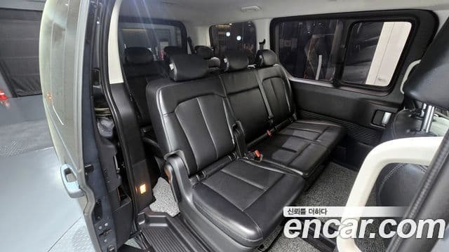 Hyundai Staria 2022 — ფოტო 11/20