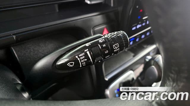 Hyundai Staria 2022 — ფოტო 18/20