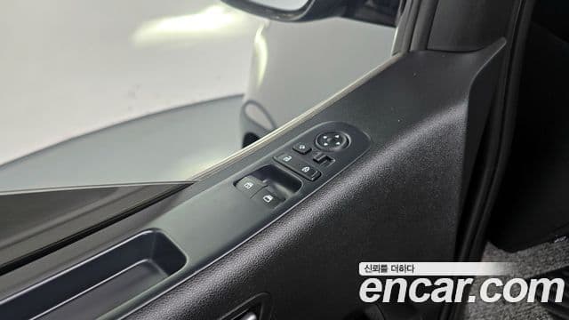 Hyundai Staria 2022 — ფოტო 19/20