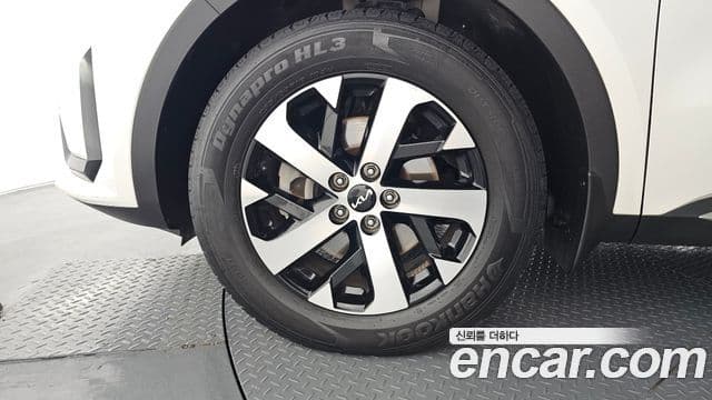 Kia Sorento 2022 — Фото 4/20