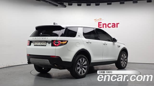 Land Rover Discovery Sport 2018 — Фото 2/20