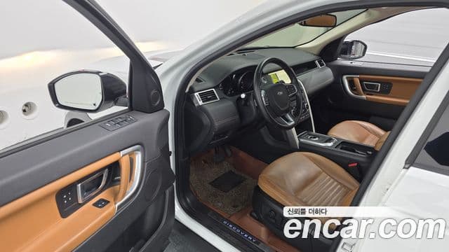 Land Rover Discovery Sport 2018 — Фото 10/20