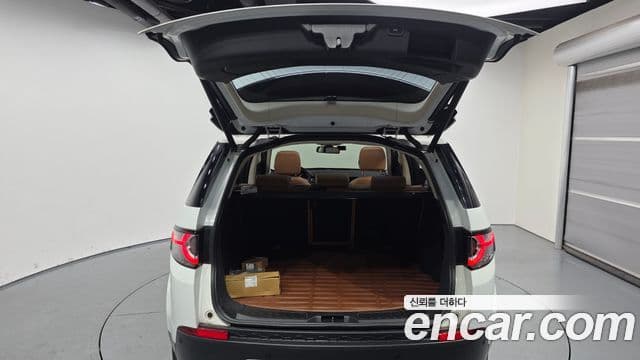 Land Rover Discovery Sport 2018 — Фото 20/20