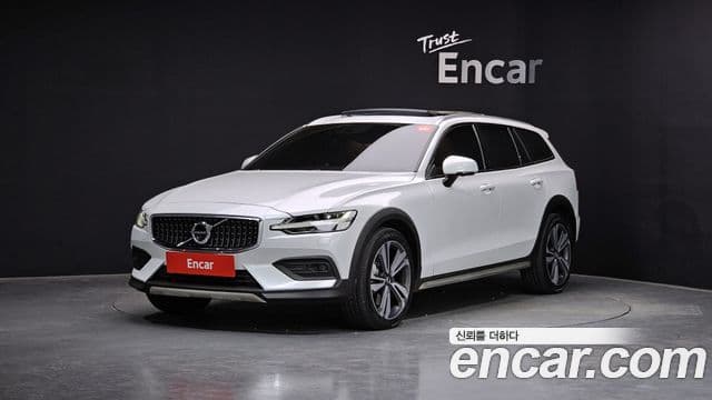 Volvo V60 Cross Country 2021 — Şəkil 1/20