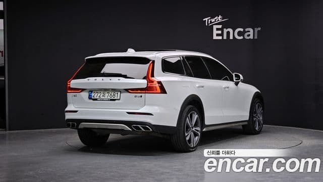 Volvo V60 Cross Country 2021 — Şəkil 2/20