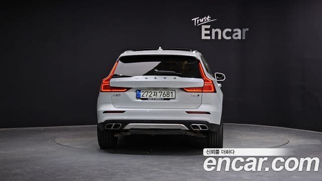 Volvo V60 Cross Country 2021 — Şəkil 4/20