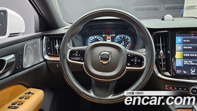 Volvo V60 Cross Country 2021 — Şəkil 13/20