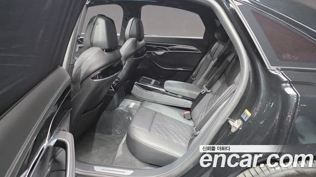 Audi A8 2023 — ფოტო 12/20