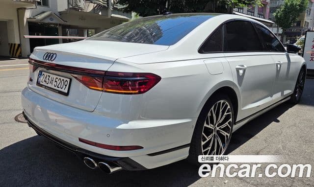 Audi S8 2023 — Photo 5/20