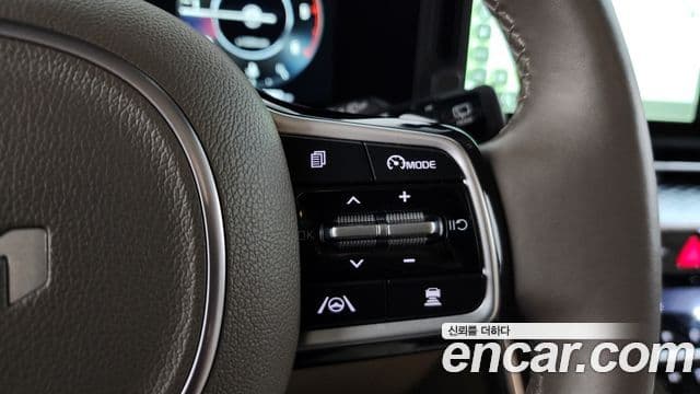 Kia Carnival 2022 — Фото 17/20