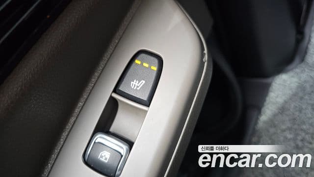 Kia Carnival 2024 — ფოტო 17/20
