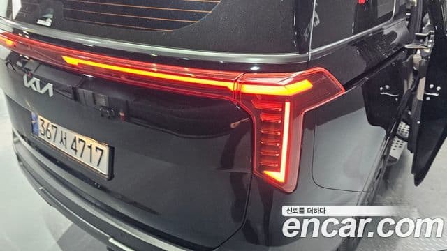 Kia Carnival 2024 — ფოტო 22/32