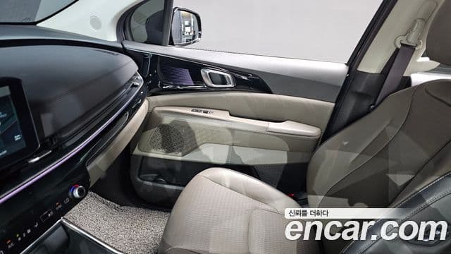 Kia Carnival 2024 — ფოტო 28/32
