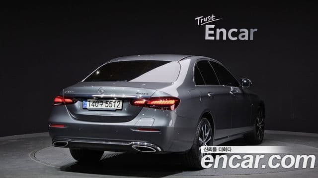 Mercedes-Benz E-Class 2021 — ფოტო 1/20