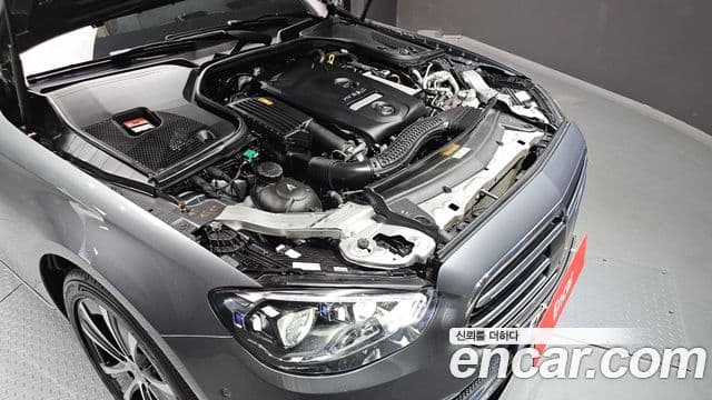 Mercedes-Benz E-Class 2021 — ფოტო 5/20