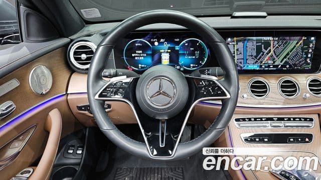 Mercedes-Benz E-Class 2021 — ფოტო 14/20