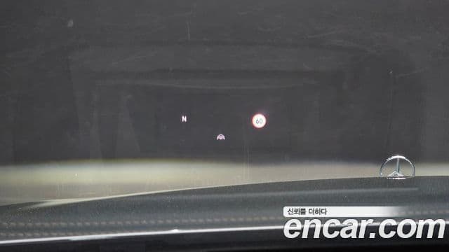 Mercedes-Benz E-Class 2021 — ფოტო 15/20