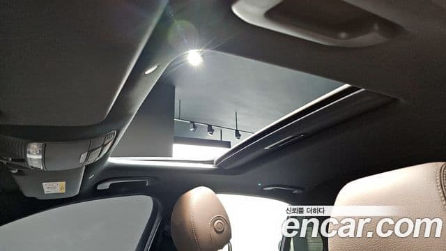 Mercedes-Benz E-Class 2021 — ფოტო 16/20