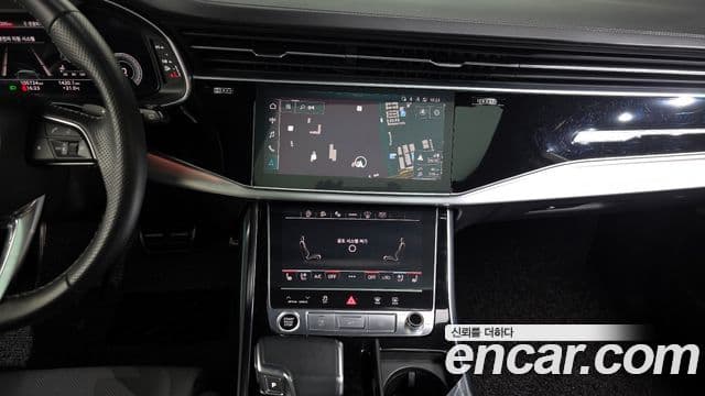 Audi Q7 2022 — ფოტო 14/20