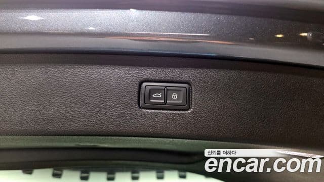 Audi Q7 2022 — Photo 3/34
