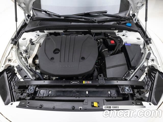 Volvo S60 2023 — ფოტო 5/17