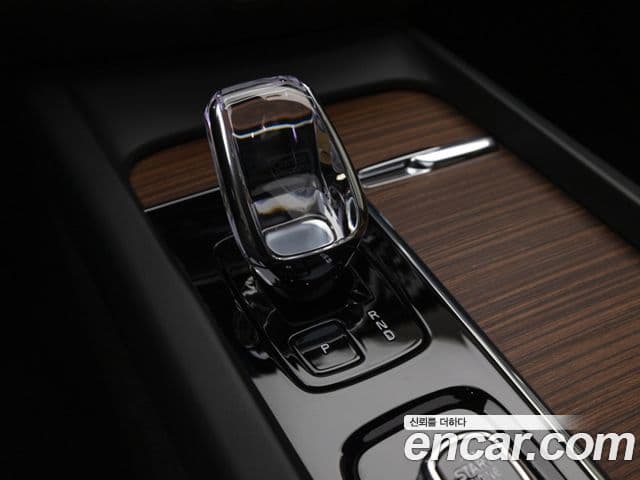 Volvo S60 2023 — ფოტო 7/17