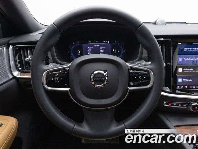 Volvo S60 2023 — ფოტო 14/17