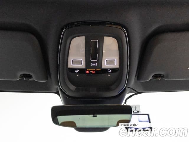 Volvo S60 2023 — ფოტო 15/17