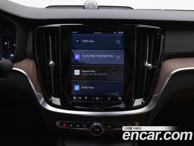 Volvo S60 2023 — ფოტო 16/17